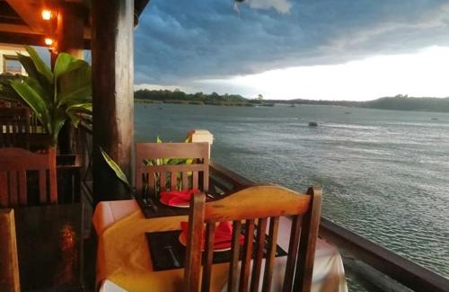 Khong Island Hotel | Family-Friendly Pon Arena Hotel with Pool & Dining Options