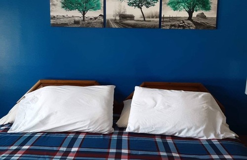 Ponce De Leon Hotel | Inviting Ponce De Leon Motel: Family-Friendly & Breakfast Included