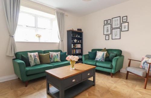South Charlton House | Discover Pond Cottage: 4-Star Pet-Friendly Retreat