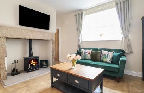South Charlton House | Discover Pond Cottage: 4-Star Pet-Friendly Retreat