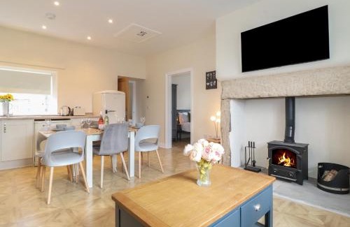 South Charlton House | Discover Pond Cottage: 4-Star Pet-Friendly Retreat