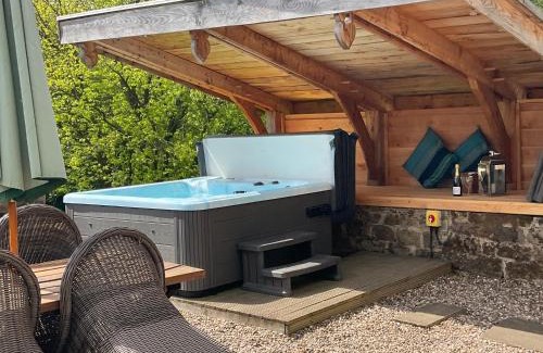 North York Moors National Park House | Cozy Pond Cottage: Pet-Friendly Retreat with Hot Tub