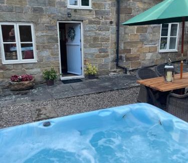 North York Moors National Park House | Cozy Pond Cottage: Pet-Friendly Retreat with Hot Tub