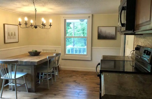 Gatlinburg - Pigeon Forge Cottage | Relaxing Retreat with Paddleboat and Pet-Friendly Amenities