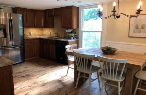 Gatlinburg - Pigeon Forge Cottage | Relaxing Retreat with Paddleboat and Pet-Friendly Amenities