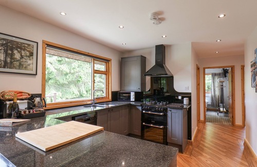 Great Fryup Dale Cottage | Discover POND FARM WOODLANDS: Pet-Friendly Retreat with Hot Tub