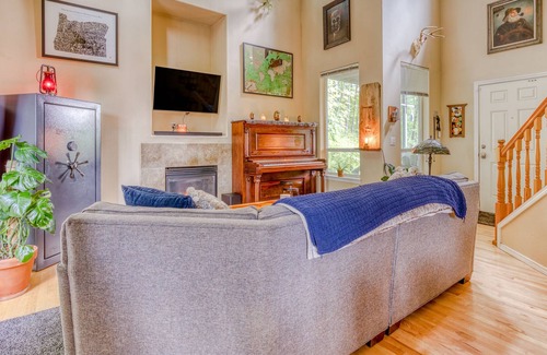 Clackamas House | Pond, Hot Tub, Sauna! 3/2 Home Close to Portland: Duck Crossing