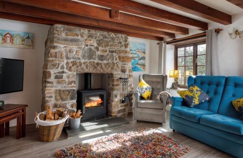 Brazzacott House | Discover Pond Meadow: 4-Star, Family & Pet-Friendly Haven