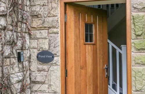 Cuckney House | Tranquil Pond View: 5-Star Guest Rated Paradise