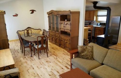 Stanardsville House | Cozy Pond View Retreat with Pet-Friendly Amenities
