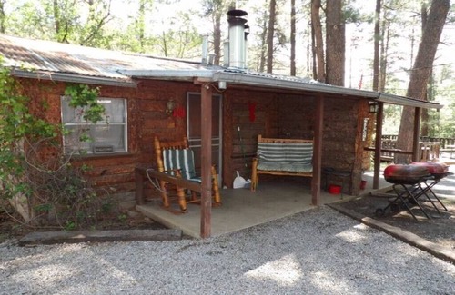 Ruidoso Cabin | Inviting Ponderosa Cabins - Pet Friendly with Lake Views