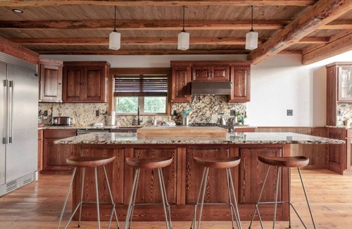 Marion House | Experience Ponderosa Glen @ Ashley Lake with Spa & Views