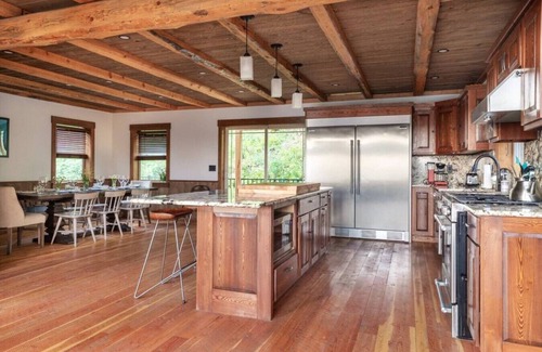 Marion House | Experience Ponderosa Glen @ Ashley Lake with Spa & Views