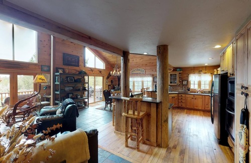 Three Rivers House | Ponderosa Paradise: Unmatched Views and Spa Amenities