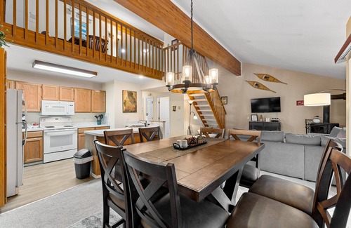 McCall Condo | Ponderosa Retreat: Cozy Fireplace & Year-Round Pool Access