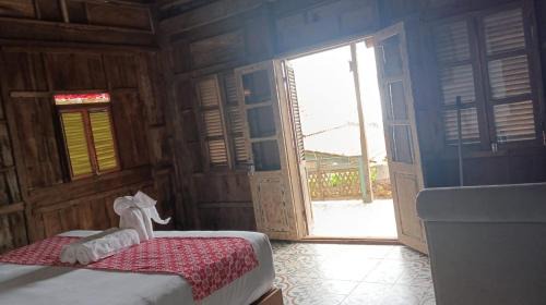 Wanagiri Cabin | Discover Pondok Beratan: Poolside Retreat in Kawinaya