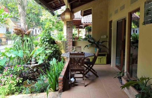 Sentul City House | Family-Friendly Retreat at Pondok Pakuan - Pet Welcome!