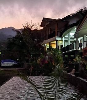 Moni House | Family-Friendly Pondok Wisata Silvester Awaits Your Stay