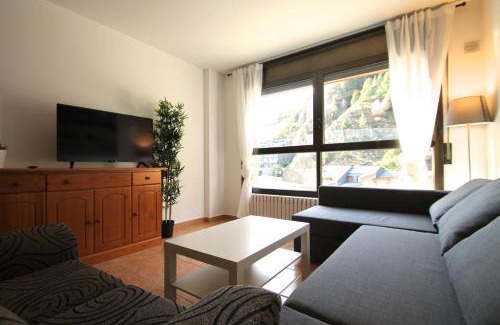 Ransol Apartment | Discover Pont de Toneta: Family & Pet-Friendly Stay