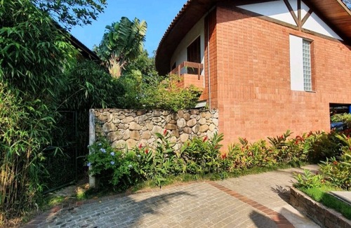 Barra do Sahy House | Family-Friendly Stay at Pontal do Sahy with Pool & Kitchen