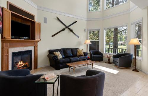 Three Rivers House | Experience Pony Express: 4-Star Hotel with Pool & Breakfast