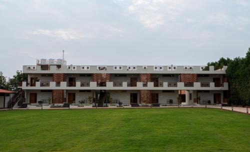 Mysore Hotel | Discover Poojari’s Nirantara - Kabini: Family-Friendly Retreat