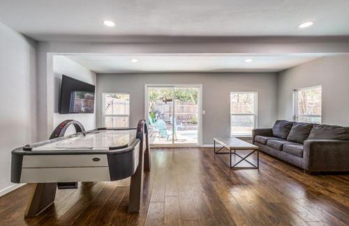 Lewisville Villa | Exciting Getaway: Pool, Game Rooms & Ocean View Awaits!