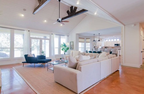 The Homestead House | * Pool | 8 Beds | Sleeps 14 - WalkerVR