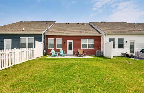 Frankford House | Relaxing Millville Townhome with Pool Access & Beach Shuttle