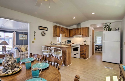 Ocean Pines House | Pet-Friendly Ocean Pines Retreat with Pool Access & Spa