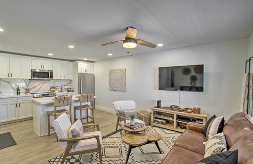 Apache Junction Condo | Scenic Apache Junction Condo with Pool and Mountain Views
