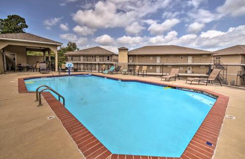 Lake Hamilton Apartment | Tranquil Hot Springs Condo on Lake Hamilton with Pool Access