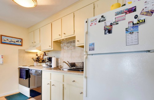 Provincetown Condo | Beachfront Provincetown Condo with Pool and Spa Amenities