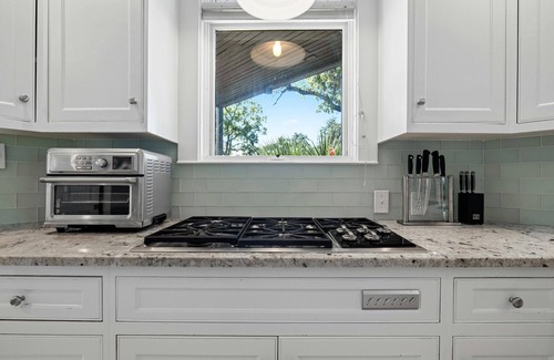 Glenlake House | Picturesque Point: Pool, Spa & Breathtaking Lake Views