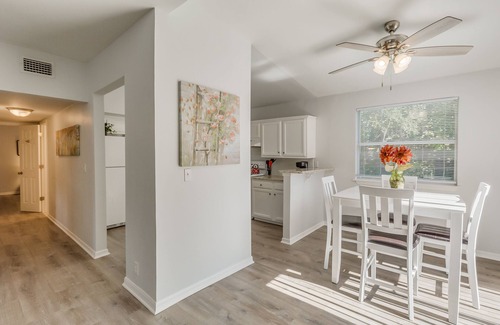 Arlington House | Relaxing Poolside Retreat Near JU and Downtown Attractions