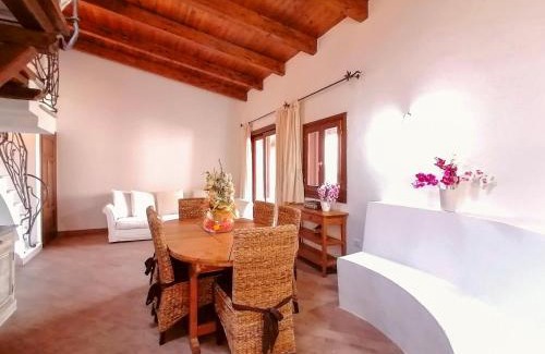 Liscia di Vacca House | Relax in a Pool Front Apartment with Ocean Views