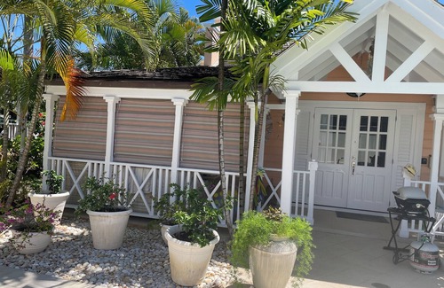 Porters Villa | Idyllic Oceanfront Villa with Pool & Spa - Guest Rated 9.8