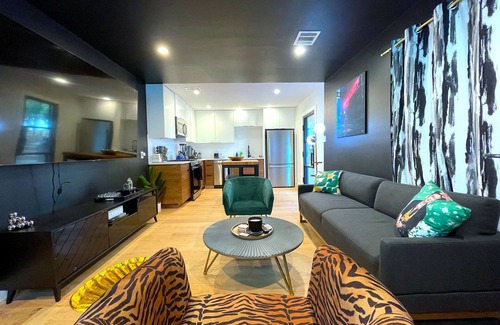 MLK House | Pool Hot Tub 7BR 6th Street - 6 min Drive
