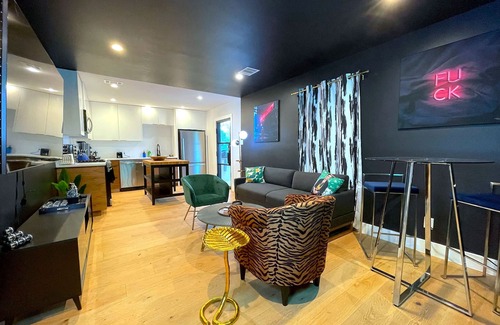 MLK House | Pool Hot Tub 7BR 6th Street - 6 min Drive