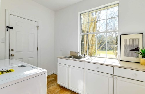 Dripping Springs House | Unwind with Pool, Hot Tub & Fire Pit Retreat - Rated 9.8