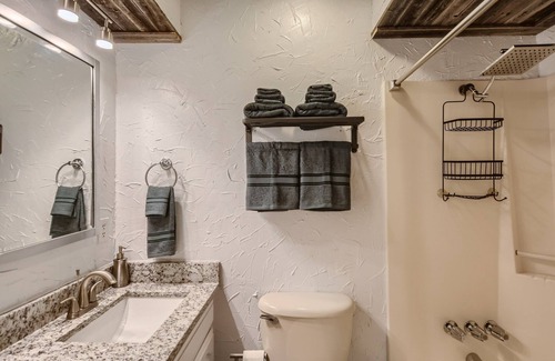 Wylie House | Tranquil Pool House in Wylie, TX - 10 Min from Turnpike