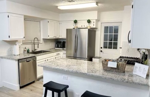 Round Rock House | Pool House near Downtown Round Rock