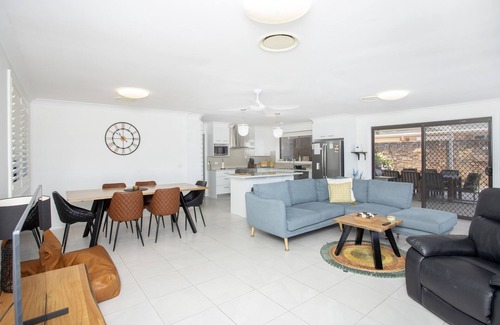 Forster House | Experience the Canalfront Pool House with Private Jetty