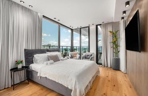 Haifa Apartment | Elegant 2-Bedroom Penthouse with Pool and Jacuzzi