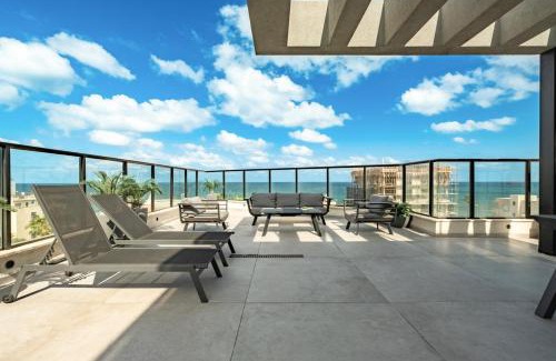 Haifa Apartment | Elegant 2-Bedroom Penthouse with Pool and Jacuzzi