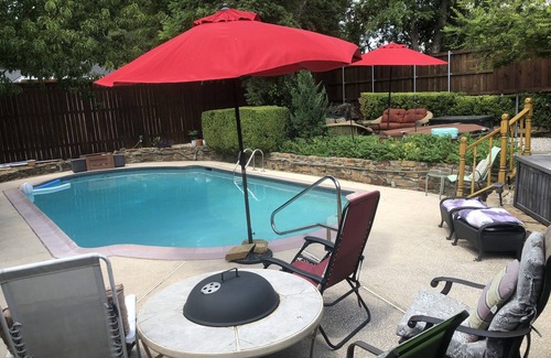 Duncanville House | Relaxing Pool Oasis: Enjoy a Hot Tub & Amazing Amenities