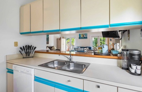 Old Town Apartment | Unforgettable Stay at Sunnyside Up | Pool & Ocean Views