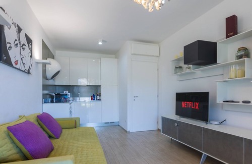 Pietra Ligure House | Idyllic Sea View Retreat at La Perla Ligure with Pool