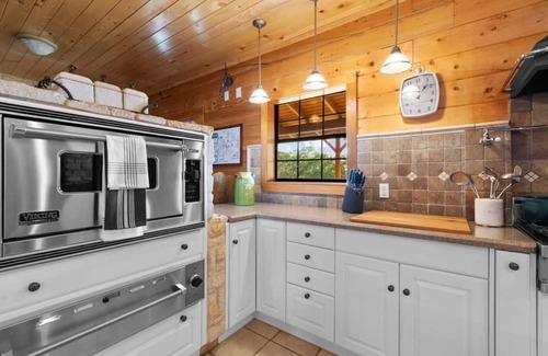 Dripping Springs House | Cozy Retreat with Ocean Views, Pool & Hot Tub for 12