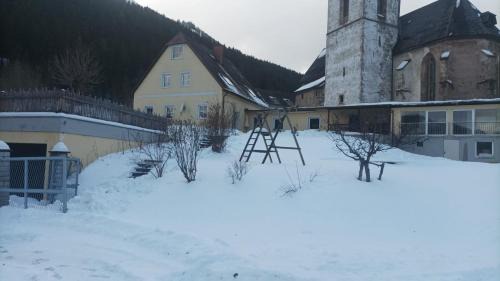Vordernberg Villa | Relaxing Retreat with Pool, Sauna & Nature Views
